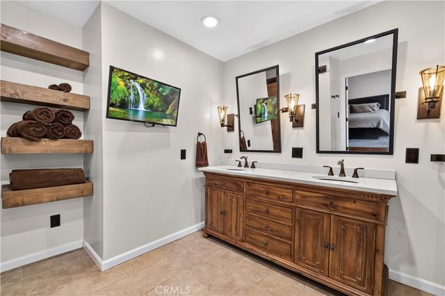 5943 Salamea Avenue, Woodland Hills, CA 91367