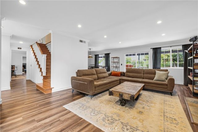 5943 Salamea Avenue, Woodland Hills, CA 91367