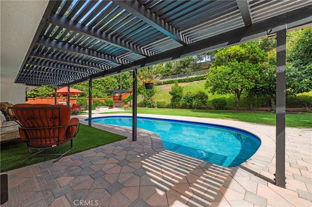5943 Salamea Avenue, Woodland Hills, CA 91367