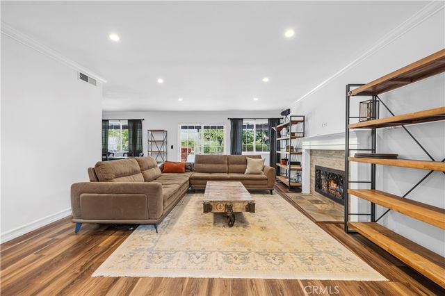 5943 Salamea Avenue, Woodland Hills, CA 91367