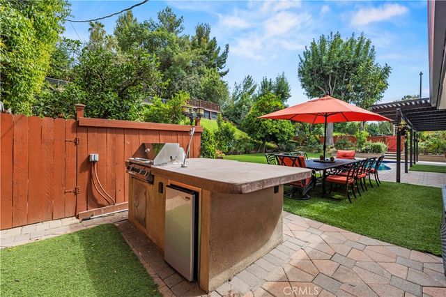 5943 Salamea Avenue, Woodland Hills, CA 91367