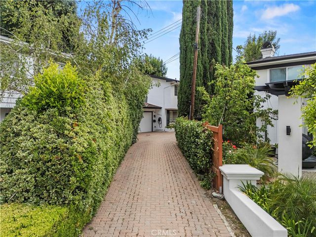 5943 Salamea Avenue, Woodland Hills, CA 91367