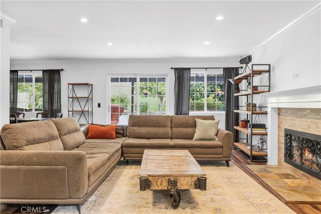 5943 Salamea Avenue, Woodland Hills, CA 91367