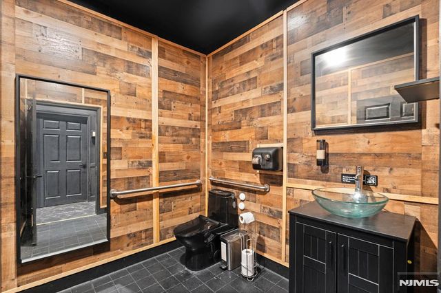246 Mulberry Street, Newark, NJ 07102