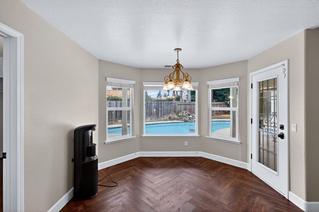 724 Robin Dr, Merced, CA 95340