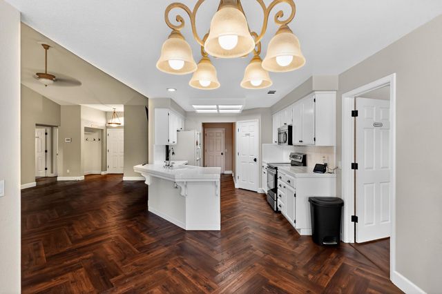 724 Robin Dr, Merced, CA 95340