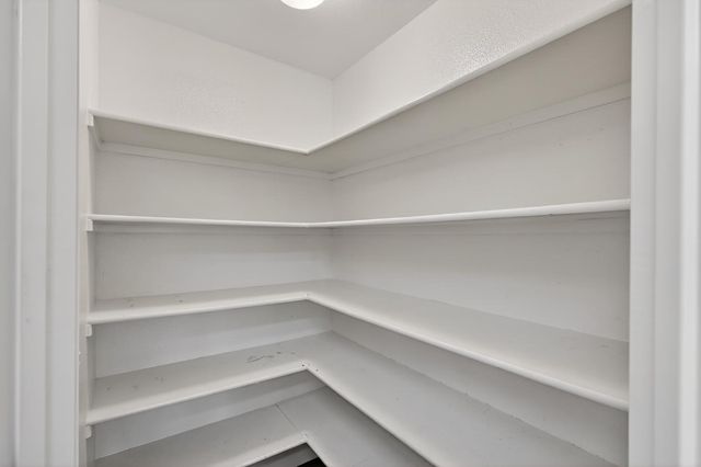 724 Robin Dr, Merced, CA 95340