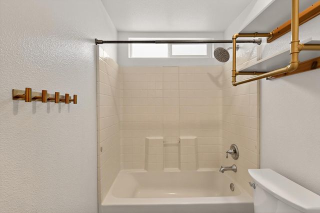 724 Robin Dr, Merced, CA 95340