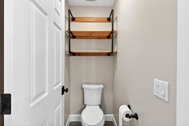 724 Robin Dr, Merced, CA 95340