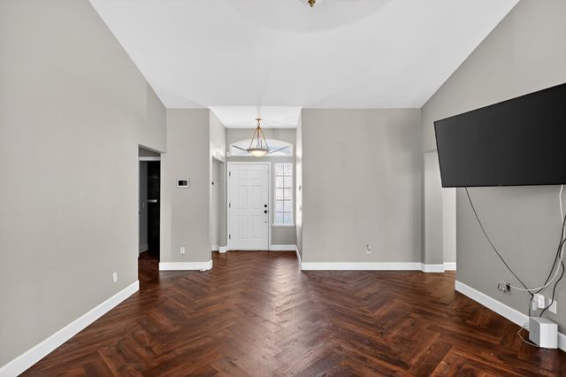 724 Robin Dr, Merced, CA 95340