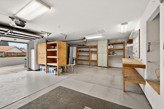 724 Robin Dr, Merced, CA 95340