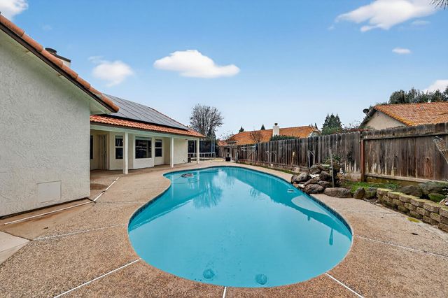 724 Robin Dr, Merced, CA 95340