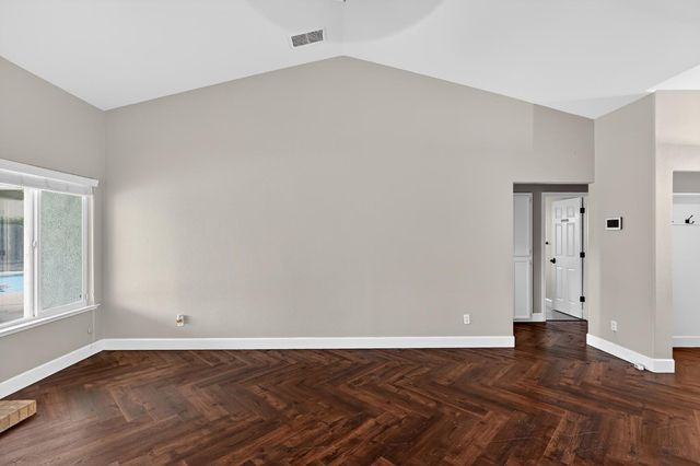 724 Robin Dr, Merced, CA 95340