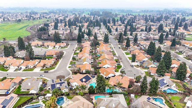 724 Robin Dr, Merced, CA 95340