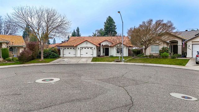 724 Robin Dr, Merced, CA 95340
