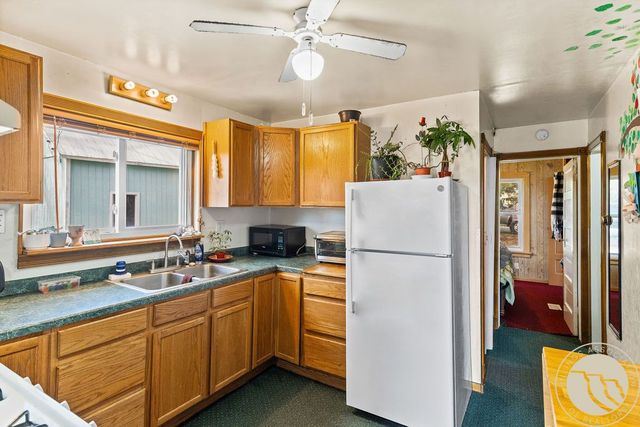 402 Second Avenue W, Ryegate, MT 59074