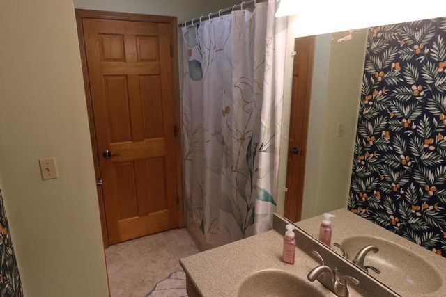 1627 Birch DRIVE, Waukesha, WI 53188