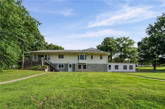 503 Hallar Avenue, Gower, MO 64454