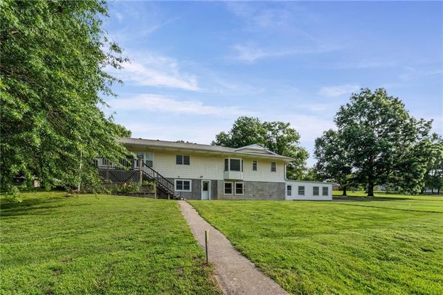 503 Hallar Avenue, Gower, MO 64454