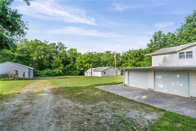 503 Hallar Avenue, Gower, MO 64454