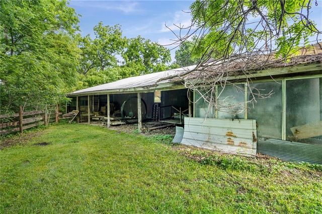 503 Hallar Avenue, Gower, MO 64454