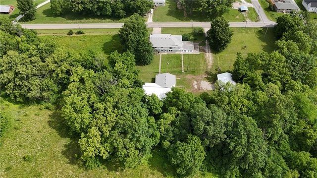 503 Hallar Avenue, Gower, MO 64454