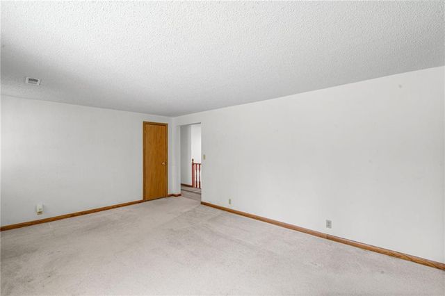 503 Hallar Avenue, Gower, MO 64454