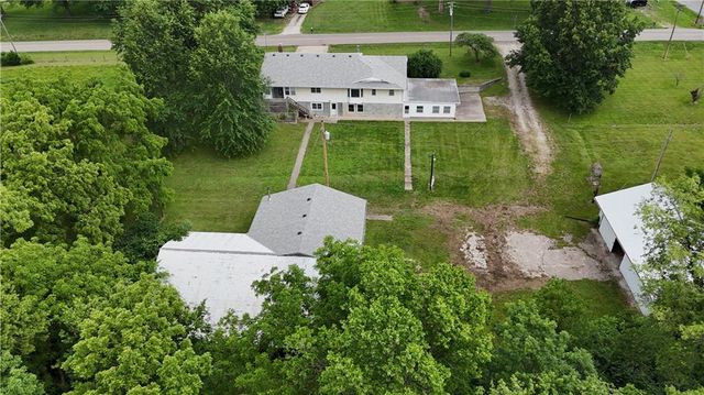 503 Hallar Avenue, Gower, MO 64454