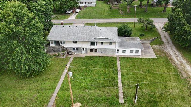 503 Hallar Avenue, Gower, MO 64454
