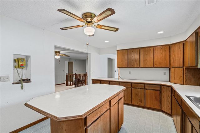 503 Hallar Avenue, Gower, MO 64454