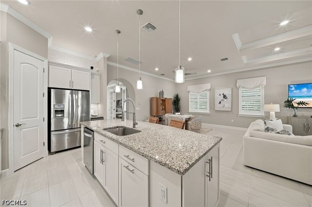 7564 Winding Cypress DR, Naples, FL 34114