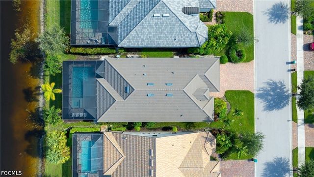7564 Winding Cypress DR, Naples, FL 34114