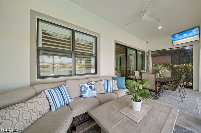 7564 Winding Cypress DR, Naples, FL 34114
