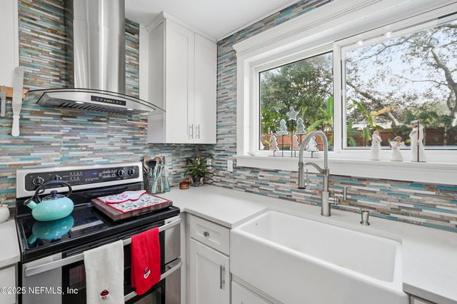 2019 ROSEWOOD Drive, Neptune Beach, FL 32266