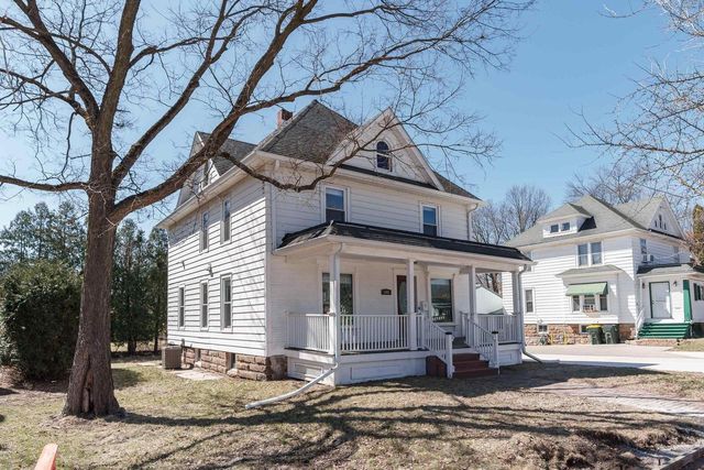 648 E Main Street, Reedsburg, WI 53959