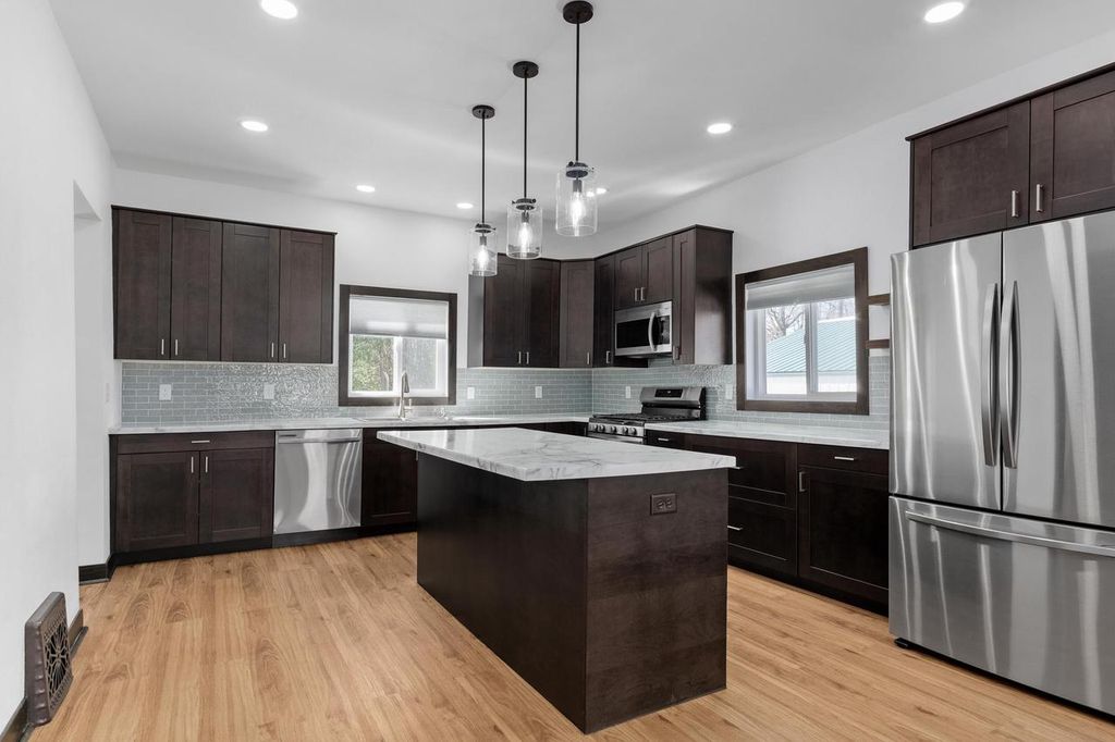 648 E Main Street, Reedsburg, WI 53959