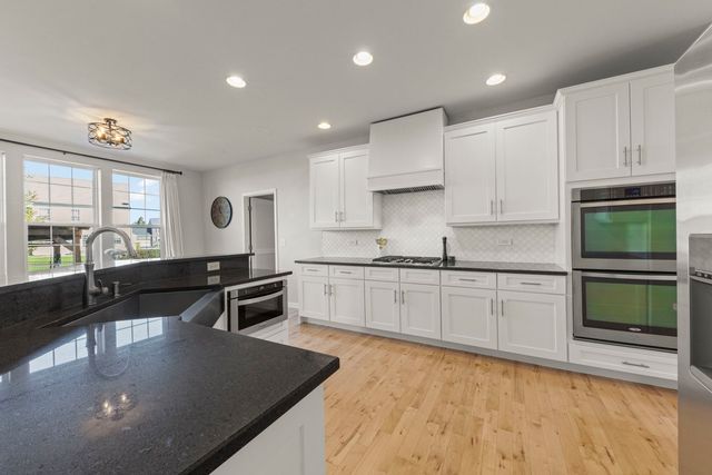 3654 Thornhill Drive, Elgin, IL 60124