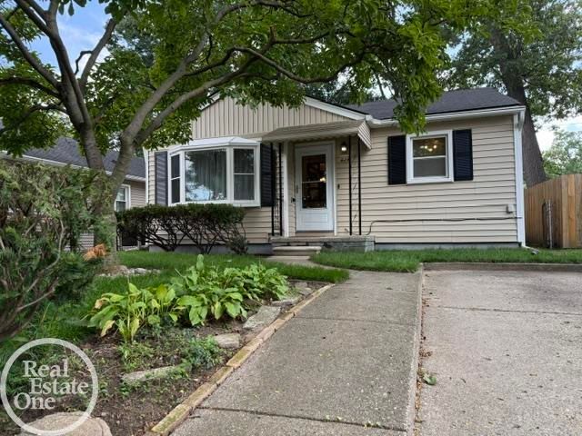 628 E Drayton Street, Ferndale, MI 48220