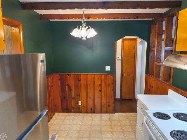 628 E Drayton Street, Ferndale, MI 48220