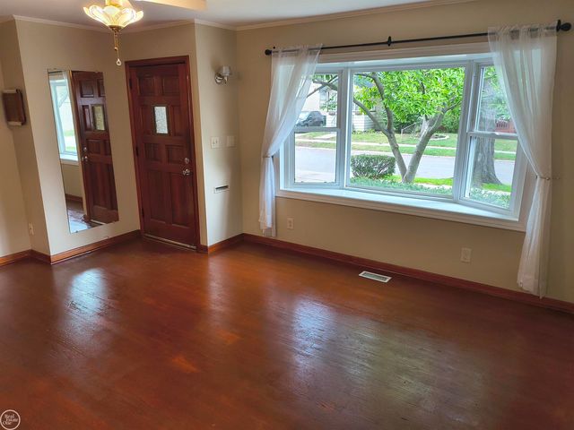 628 E Drayton Street, Ferndale, MI 48220