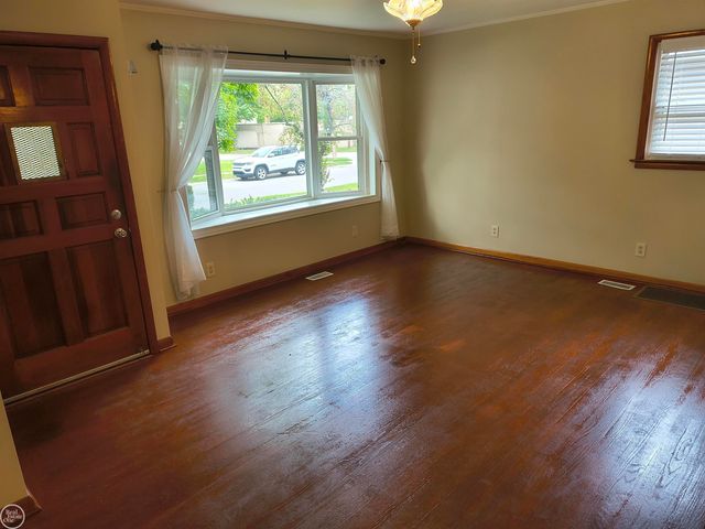 628 E Drayton Street, Ferndale, MI 48220