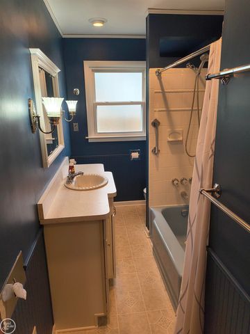628 E Drayton Street, Ferndale, MI 48220
