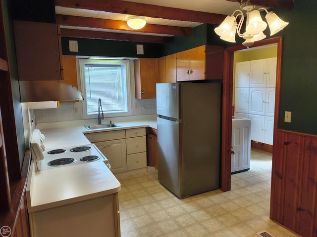 628 E Drayton Street, Ferndale, MI 48220