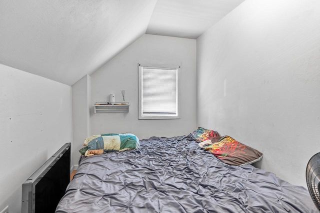 1427 W COLLEGE AVENUE, Appleton, WI 54914