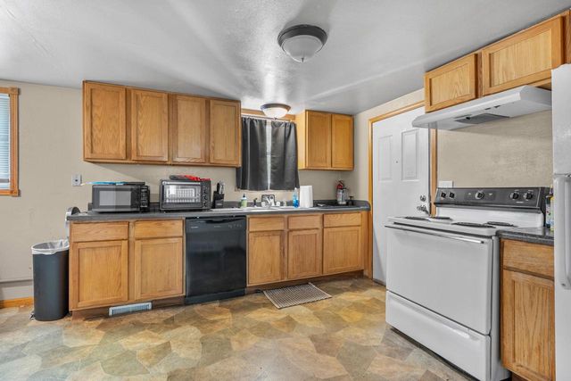 1427 W COLLEGE AVENUE, Appleton, WI 54914