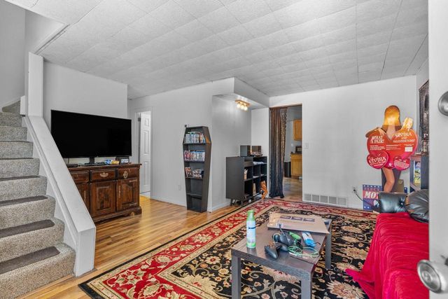 1427 W COLLEGE AVENUE, Appleton, WI 54914
