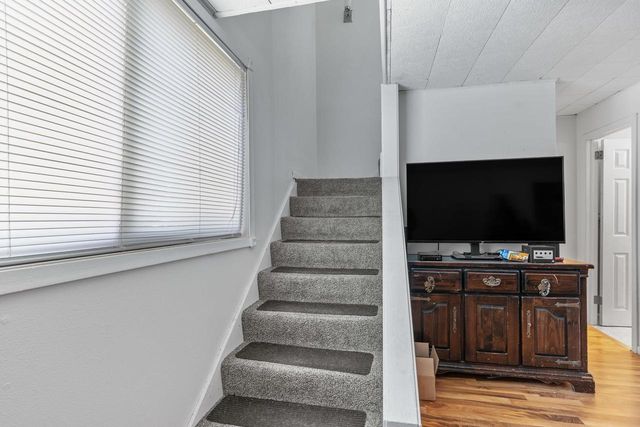 1427 W COLLEGE AVENUE, Appleton, WI 54914