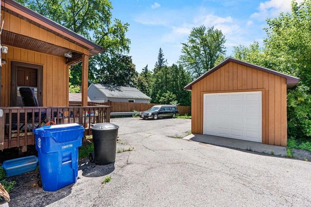 1427 W COLLEGE AVENUE, Appleton, WI 54914
