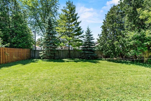 1427 W COLLEGE AVENUE, Appleton, WI 54914