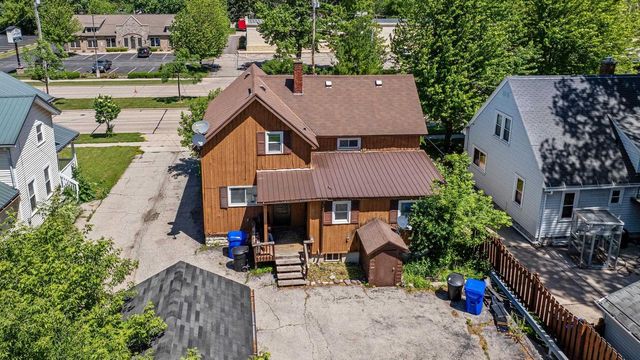 1427 W COLLEGE AVENUE, Appleton, WI 54914